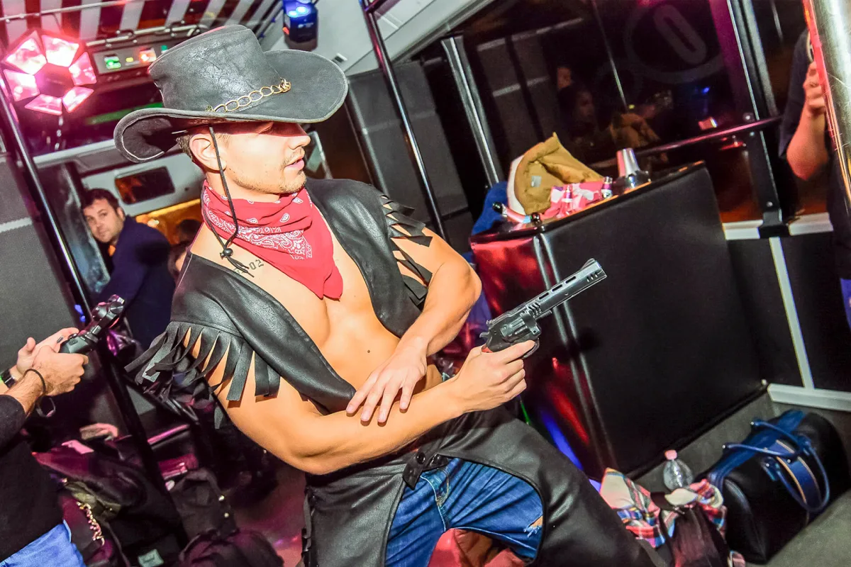 Выступление танцоров